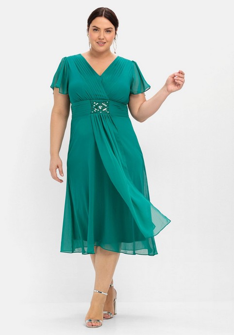 Нарядные платья для полных женщин немецкого бренда Sheego весна 2023