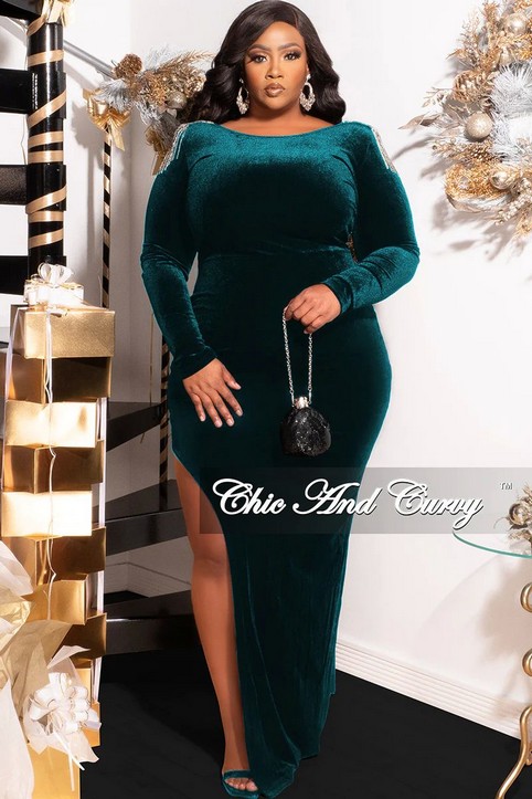 Новогодняя коллекция платьев для полных дам американского бренда Chic & Curvy 2023