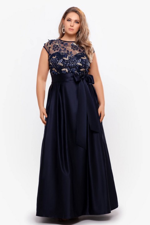 Новогодняя коллекция платьев больших размеров американского бренда Xscape 2023