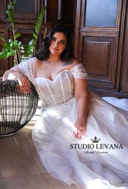 Lookbook свадебных платьев для полных девушек израильского бренда Studio Levana осень 2022