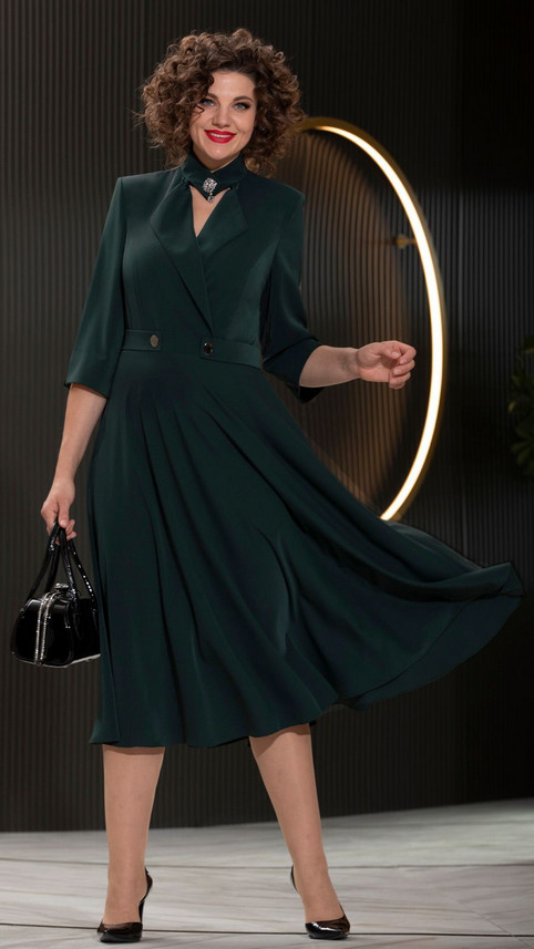 Новогодняя коллекция платьев для полных модниц белорусского бренда Avanti Erika 2022