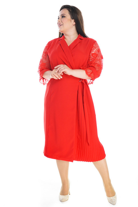 Нарядные платья для полных модниц киргизского бренда Lady Maria весна-лето 2021