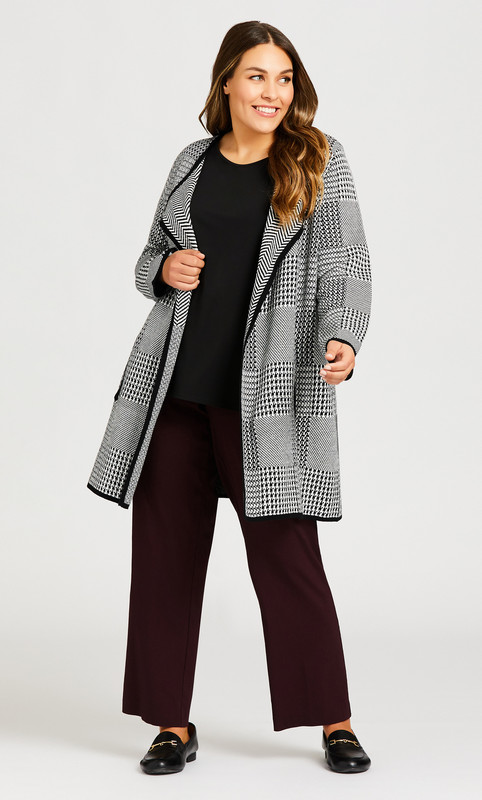 Пальто и полупальто для полных модниц американского бренда Avenue зима 2020-2021