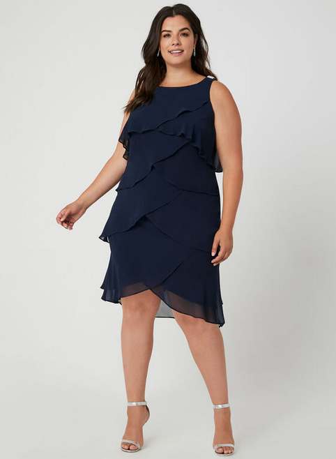 Новогодняя коллекция платьев для полных модниц канадского бренда Laura 2020