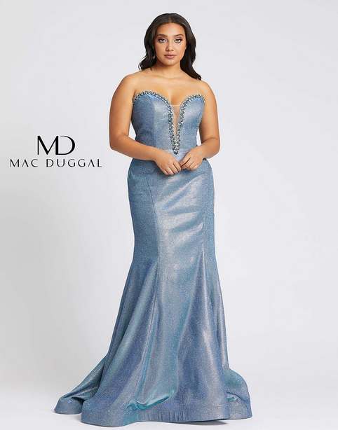 Новогодняя коллекция вечерних платьев для полных модниц американского бренда Mac Duggal 2020