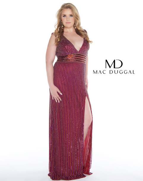 Новогодняя коллекция вечерних и бальных платьев для полных модниц американского бренда Mac Duggal 2017-2018