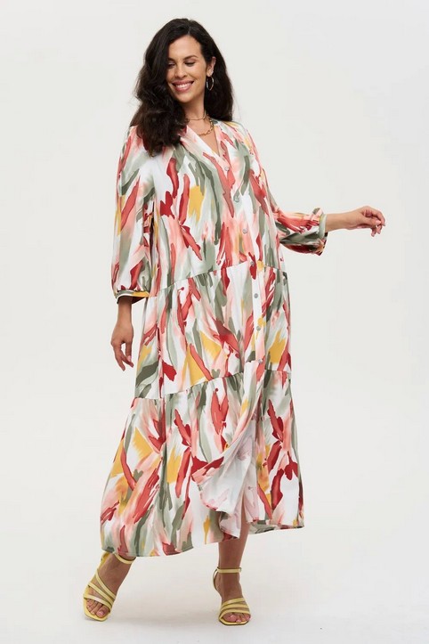 Платья для полных женщин российского бренда Intikoma осень-зима 2025-26