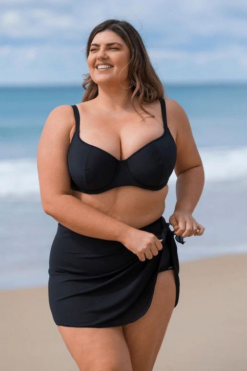 Купальники для полных женщин австралийского бренда Curvy Swimwear лето 2024