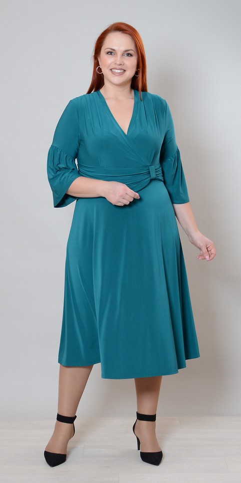 Коллекция платьев для полных женщин российского бренда Avigal лето 2023