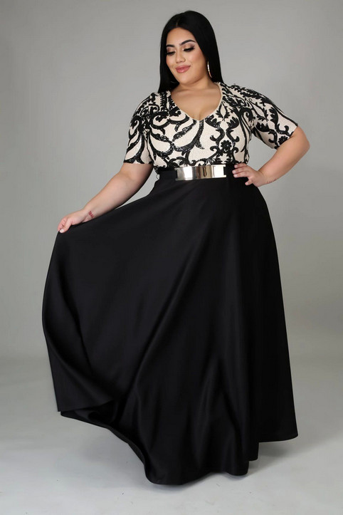 Новогодняя коллекция платьев для полных модниц американского бренда Giti 2022