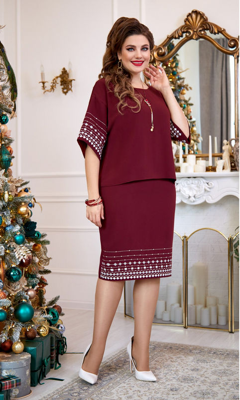 Новогодняя коллекция платьев для полных девушек белорусского бренда Vittoria Queen 2022