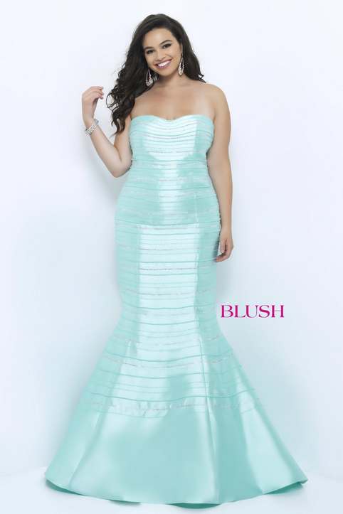 Новогодняя коллекция вечерних и бальных платьев для полных девушек и женщин американского бренда Blush 2017