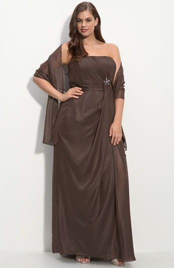 Новогодние платья для полных женщин 2012 http://polnota.3dn.ru